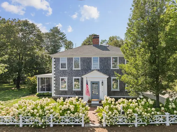 104 Standish St, Duxbury, MA 02332