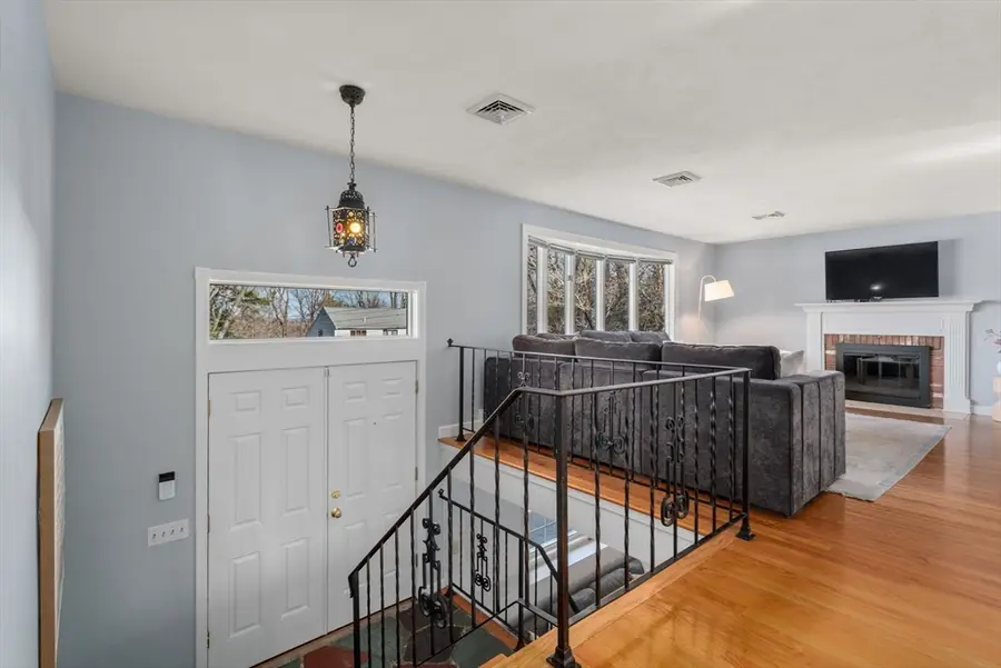 19 Duggan Dr, Framingham, MA 01702 - #3