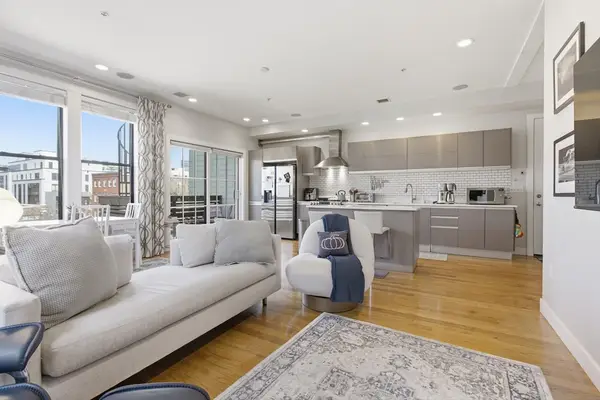 171 W 4th St #7, Boston, MA 02127