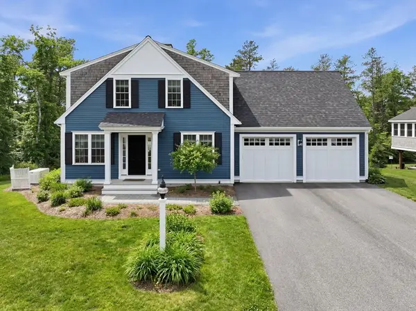 33 Farm Rd, Plymouth, MA 02360