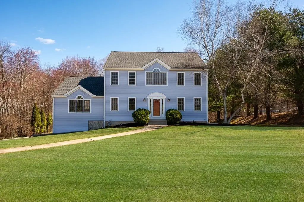 7 Farmington Dr, Shrewsbury, MA 01545 - #1