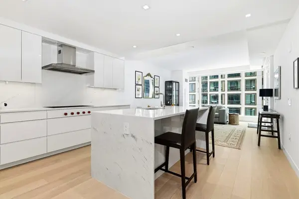 150 Seaport Blvd #8A, Boston, MA 02210