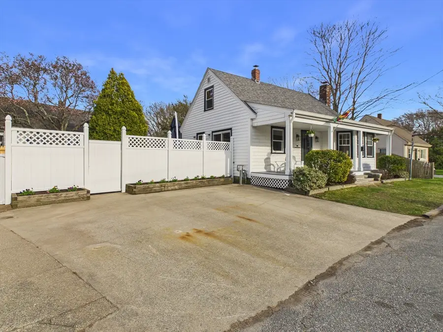 786 Wildwood Rd, New Bedford, MA 02745 - #3