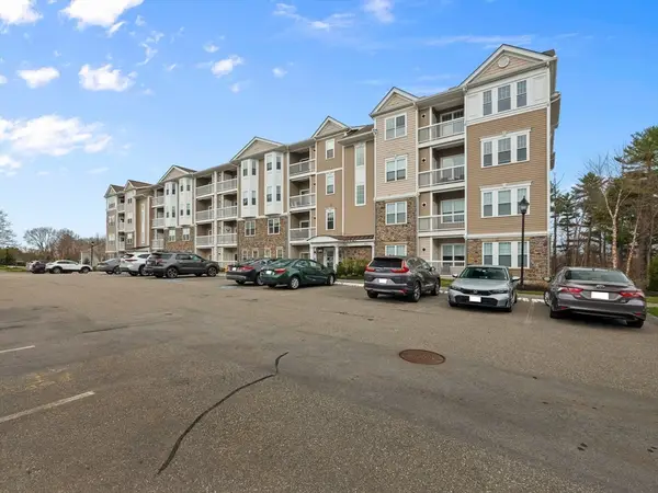 2 Francis Dr #107, Andover, MA 01810