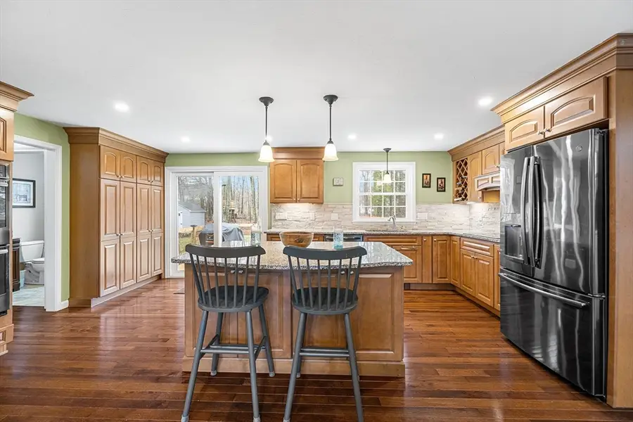 26 Debbie Ln, Milford, MA 01757 - #2