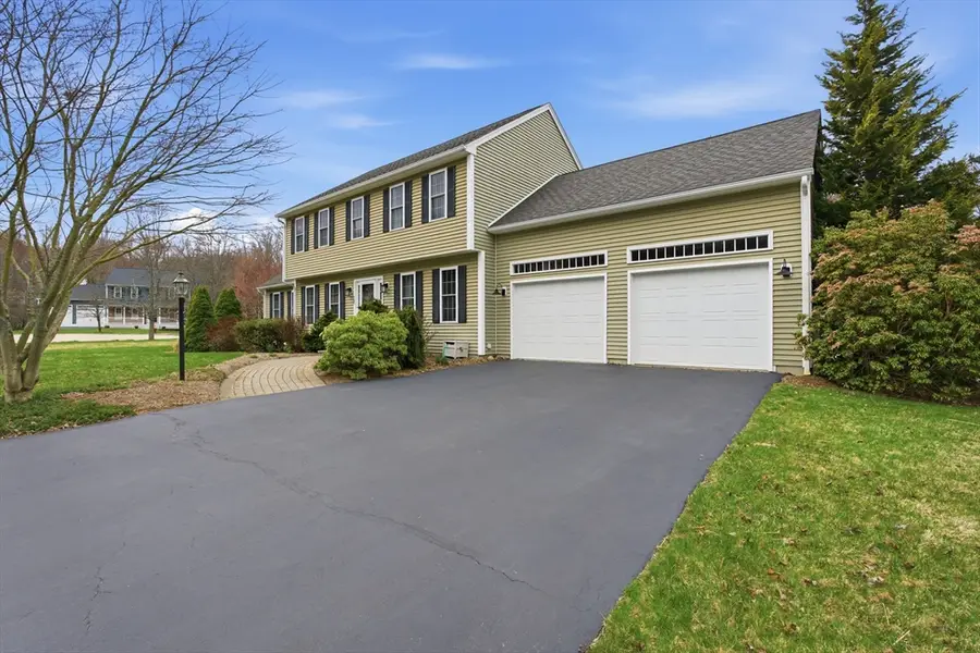 22 Hilltop Farm Rd, Auburn, MA 01501 - #2