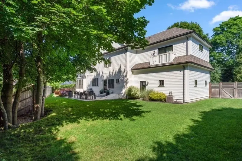 11 Fisher Ave, Wellesley, MA 02482 - #2