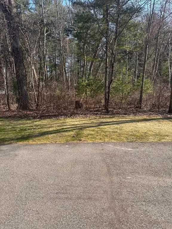 1600 Skyline Dr #2, Lowell, MA 01854