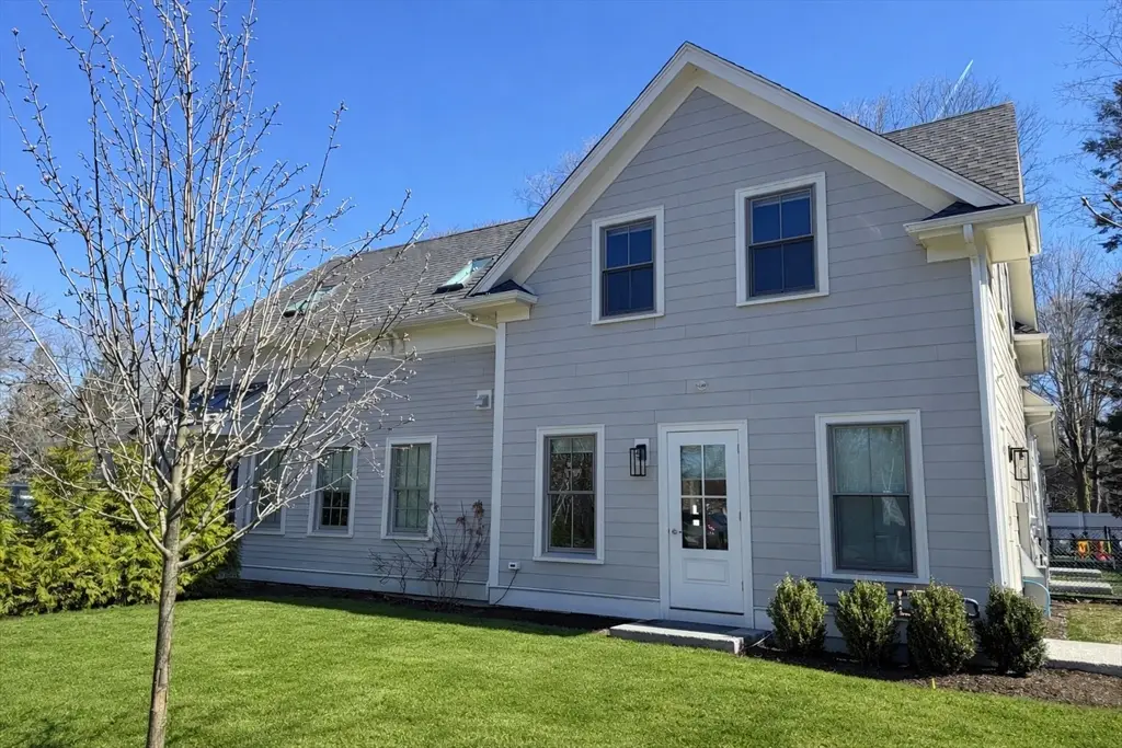 202 Washinbgton #A, Wellesley, MA 02481 - #1