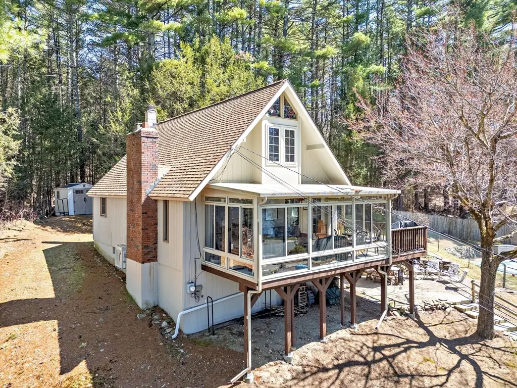 105 Shoreline Dr, Ware, MA 01082 - #1