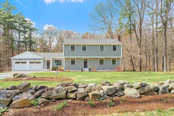 103 Peabody Dr, Stow, MA 01775