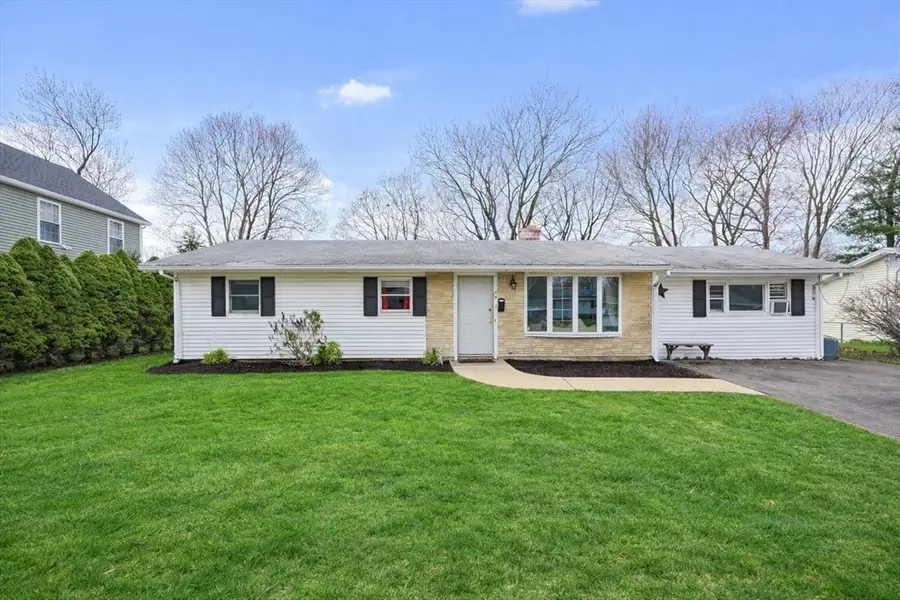 39 Marion St, Holbrook, MA 02343 - #2