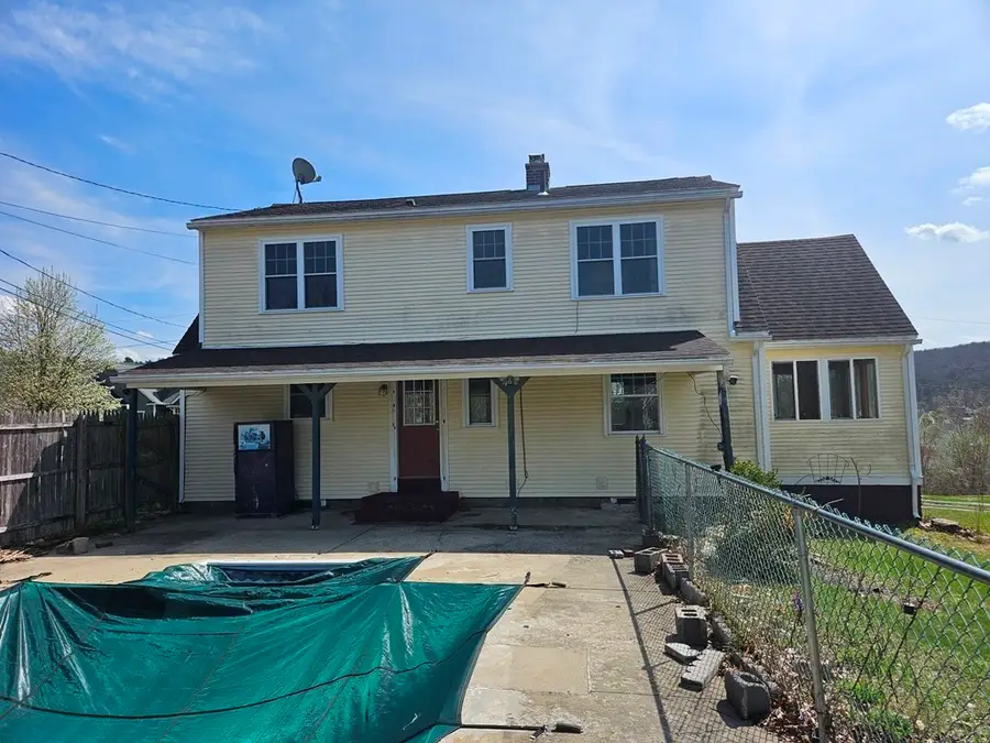 4 Stewart Ave, Monson, MA 01057 - #2