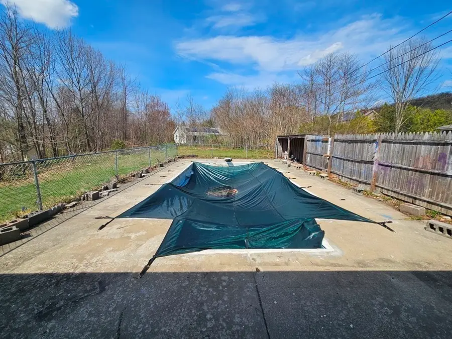 4 Stewart Ave, Monson, MA 01057 - #3