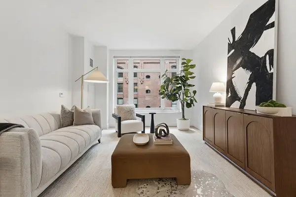 100 Lovejoy Wharf #7N, Boston, MA 02114