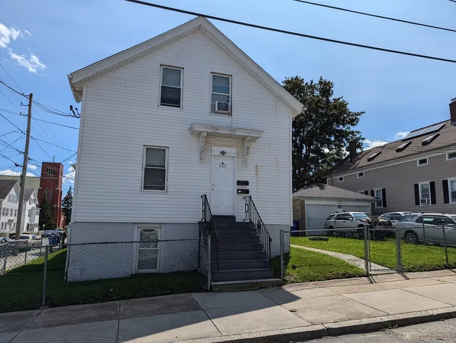 609 Cherry St, Fall River, MA 02720 - #3