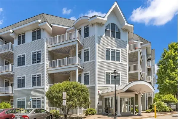 614 Pond St #1303, Braintree, MA 02184