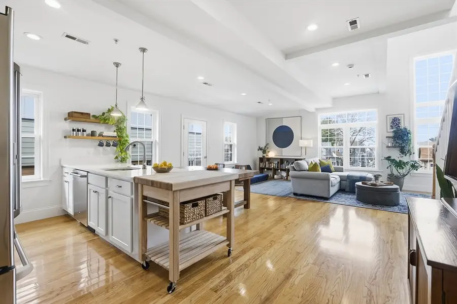 235 Lowell St #6, Somerville, MA 02144 - #2