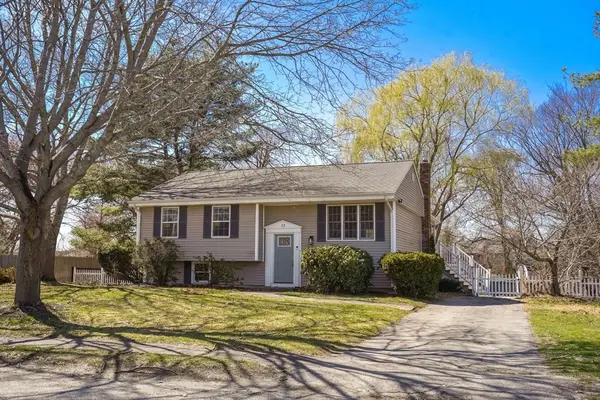 13 Harlow Rd, Marshfield, MA 02050