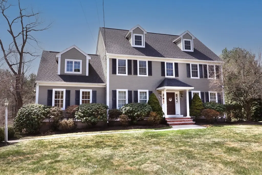 122 Elm St, North Reading, MA 01864 - #1