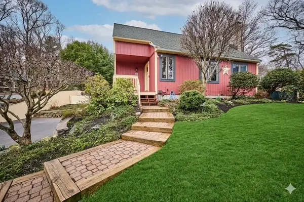 44 Carriage House Path, Ashland, MA 01721