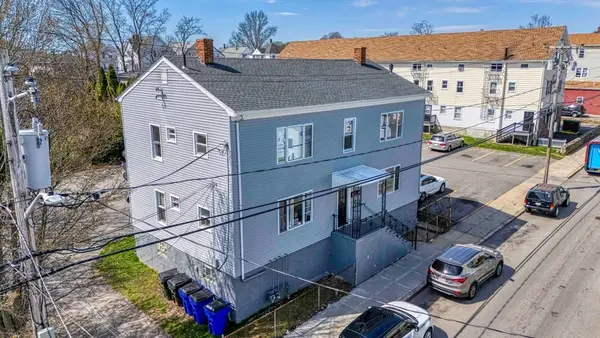 135 Snell St, Fall River, MA 02721