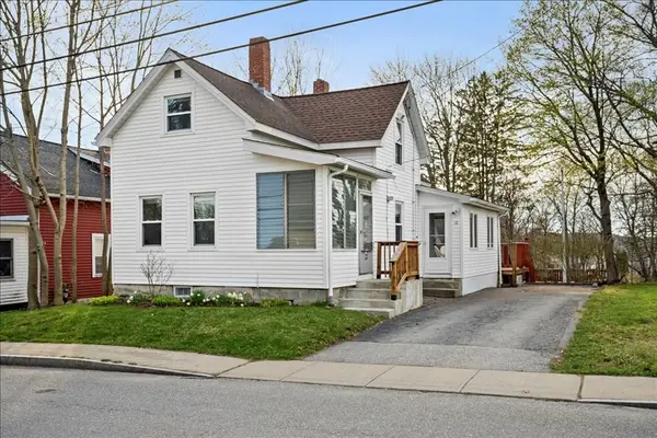 12 New St, Webster, MA 01570