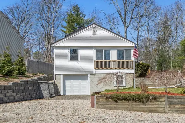 7 Lake View Blvd, Plymouth, MA 02360