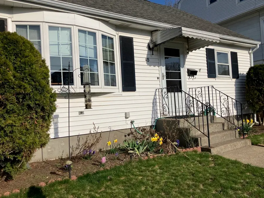 45 Perrin Ave, Pawtucket, RI 02861 - #3