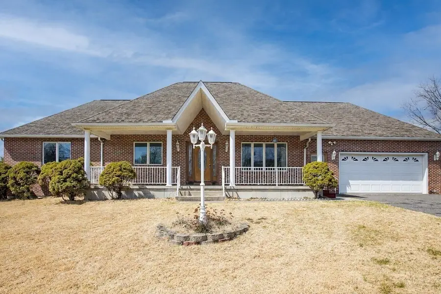 62 Parenteau Ct, Chicopee, MA 01020 - #2