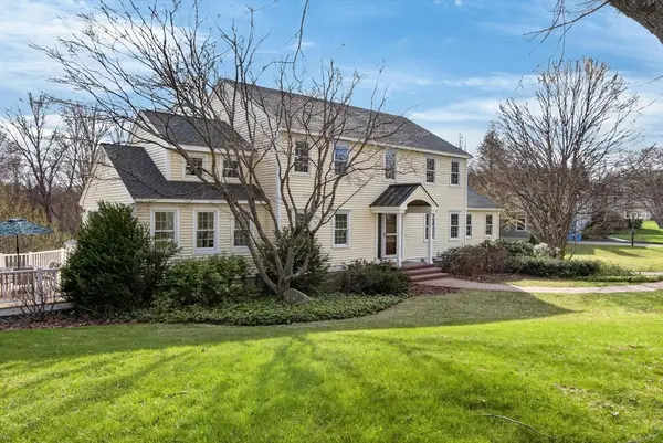 18 Robert Rd, Stow, MA 01775