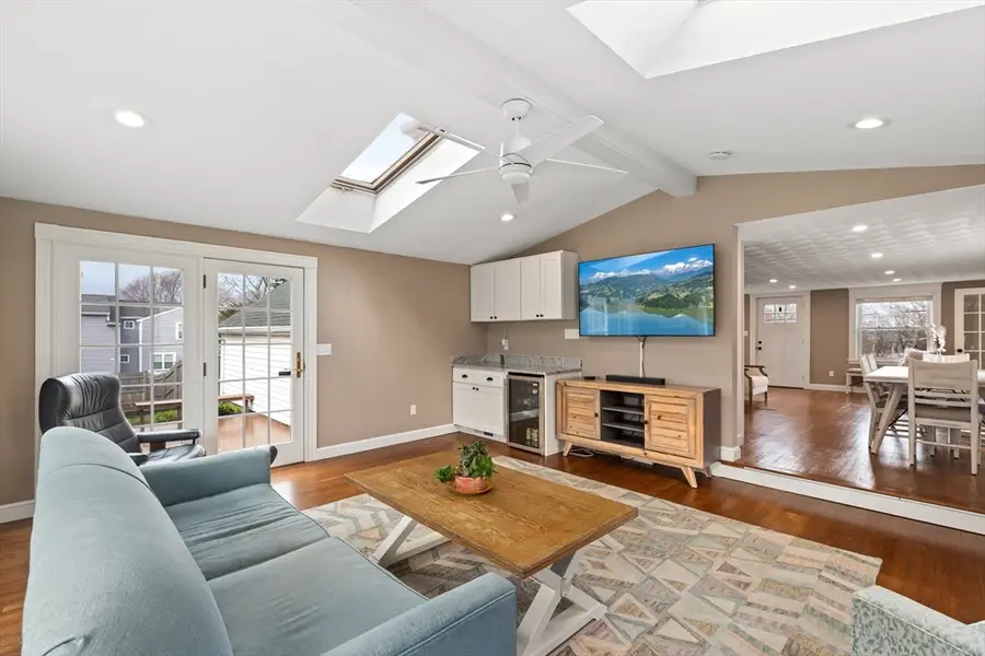 615 Neponset St, Norwood, MA 02062 - #3