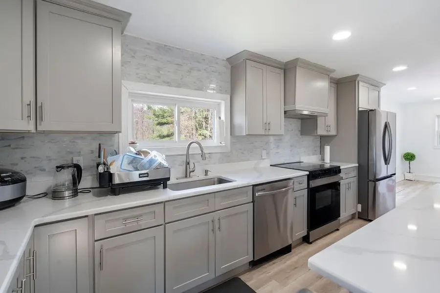 41 Hill St, Leominster, MA 01453 - #3