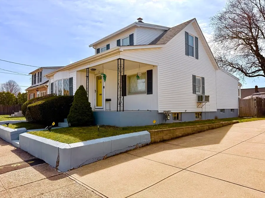 123 Ferris St, Pawtucket, RI 02861 - #2