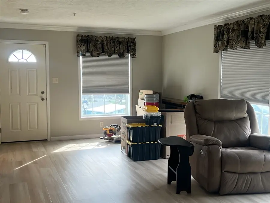 55 Hillview Drive, West Springfield, MA 01089 - #3