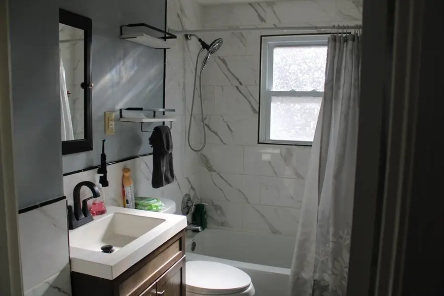 8-10 Acorn St, Waltham, MA 02453 - #3