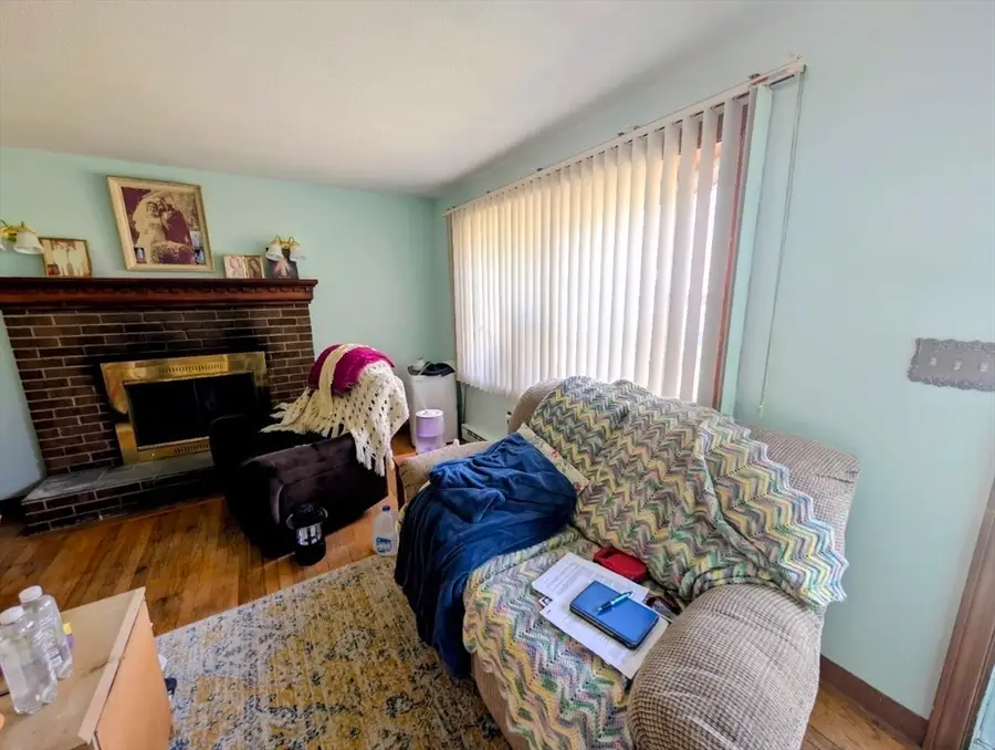 7 Birchwood Dr, Webster, MA 01570 - #3