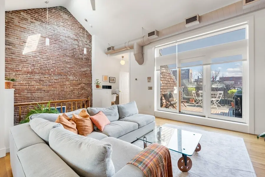 1666 Washington St #3, Boston, MA 02118 - #2