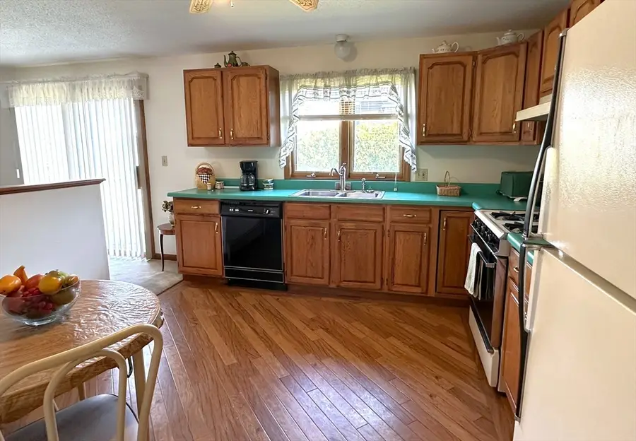 175 College Park Rd, Fall River, MA 02720 - #2