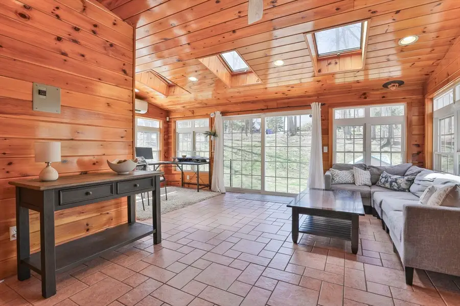 54 Kenoza St, Haverhill, MA 01830 - #3