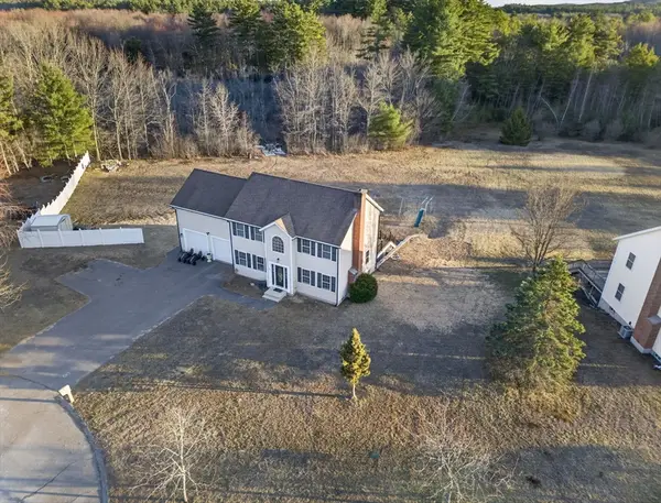 43 Mohawk Dr, Gardner, MA 01440