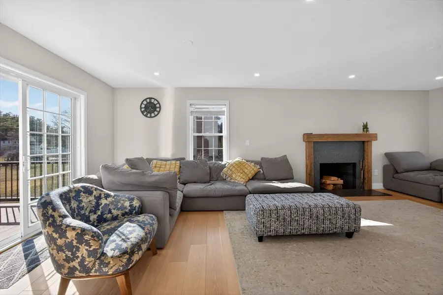 43 Mohawk Dr, Gardner, MA 01440 - #3