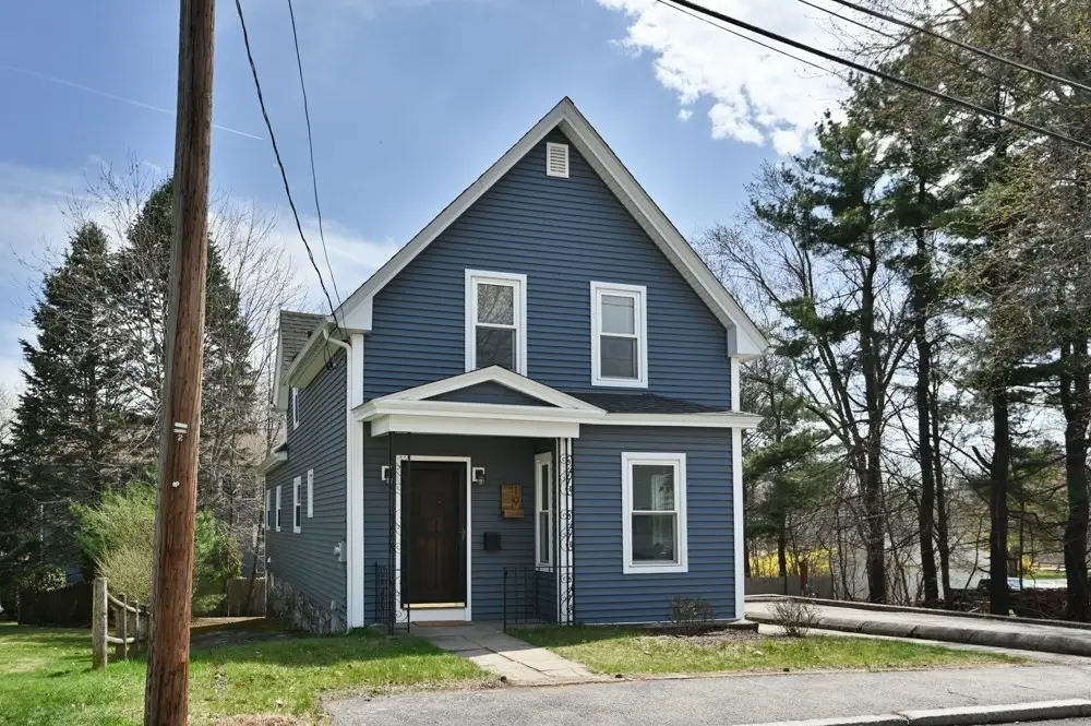 19 Juniper St, Lowell, MA 01852 - #1