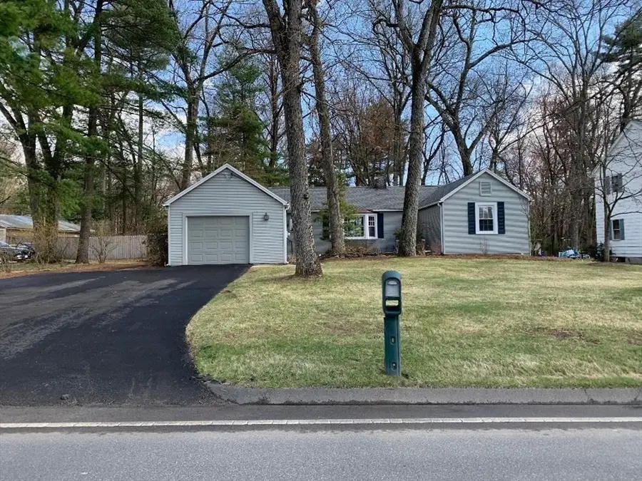 320 Maple St, East Longmeadow, MA 01028 - #3