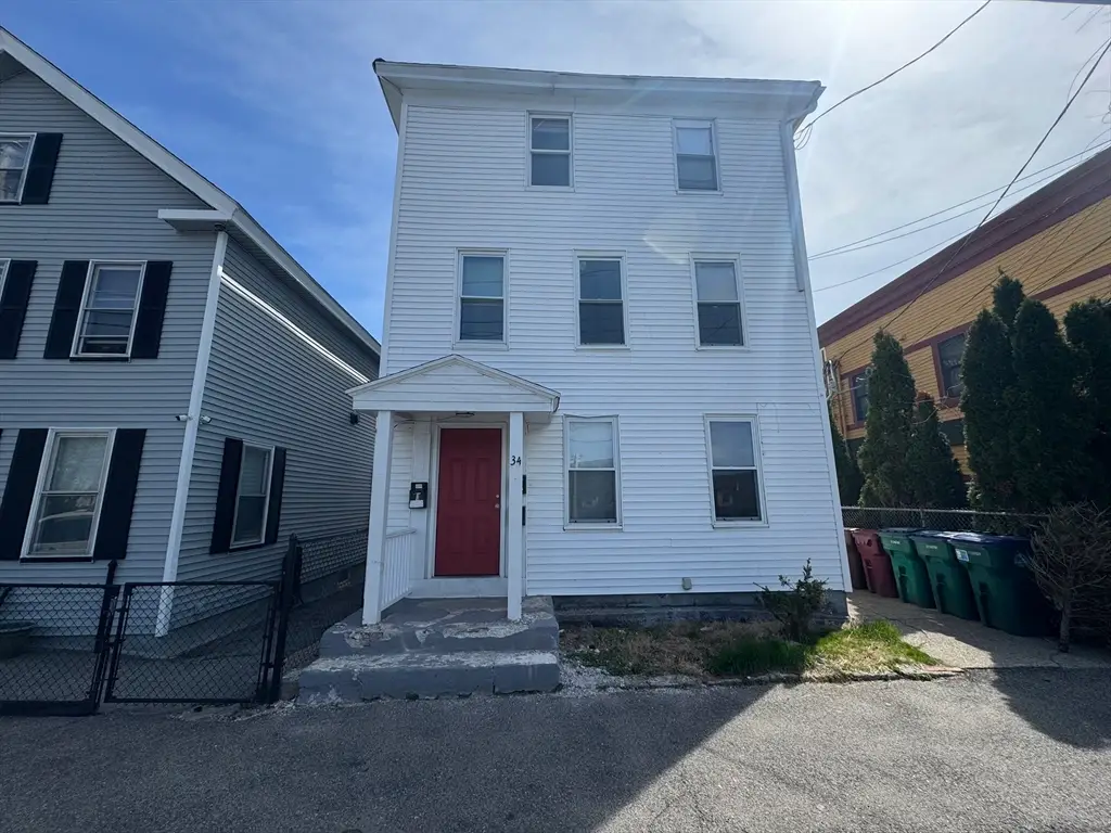 34 Willie St, Lowell, MA 01854 - #1