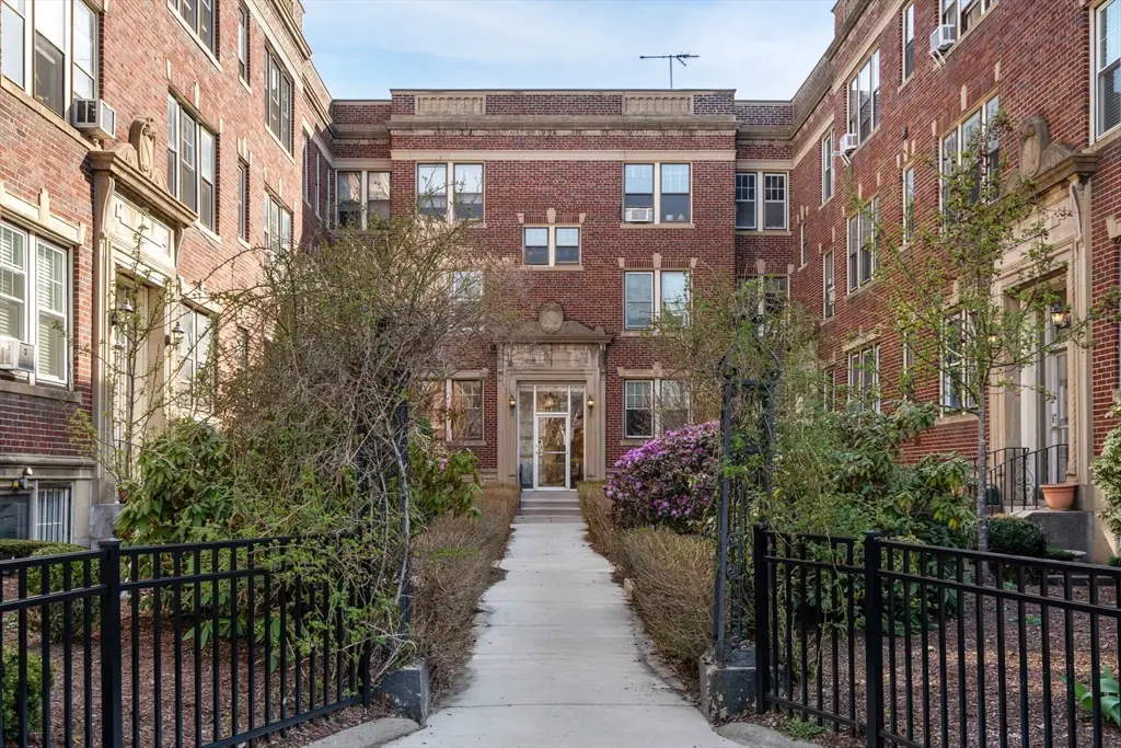 461 Washington Street #1, Brookline, MA 02446 - #1