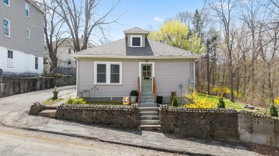 20 Hill St, Webster, MA 01570 - #3