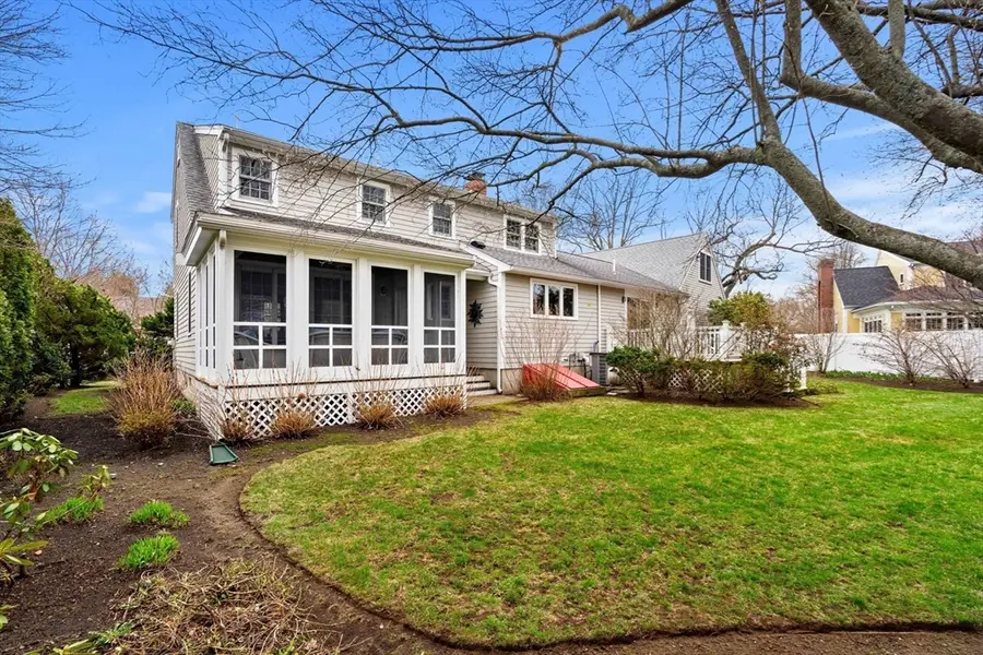 4 Lorum St, Newburyport, MA 01950 - #3