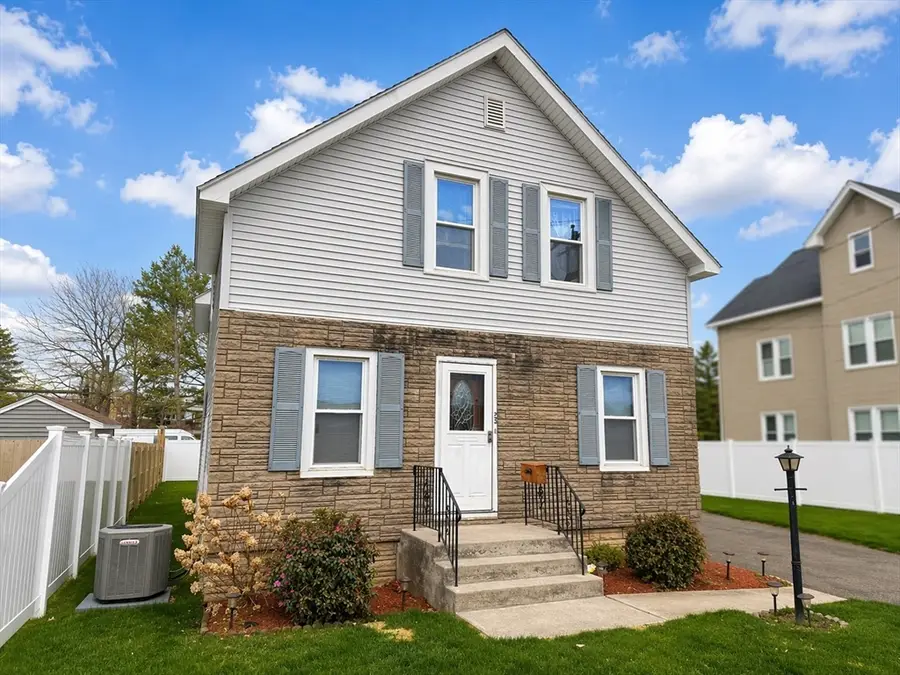 23 York St, West Springfield, MA 01089 - #2