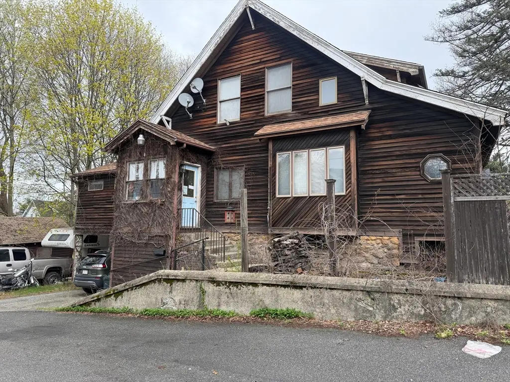 621 Sunderland Rd, Worcester, MA 01604 - #1